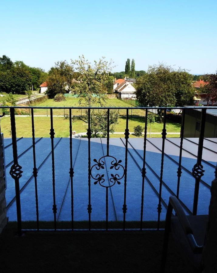 Balatonujlak Kukorica Csarda Apartman 2 מראה חיצוני תמונה