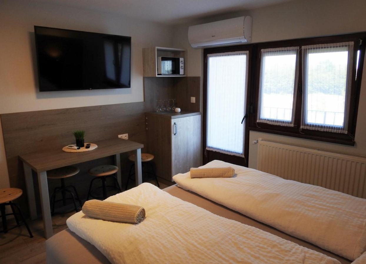 Balatonujlak Kukorica Csarda Apartman 2 מראה חיצוני תמונה